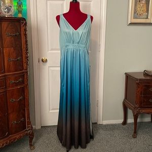 White House Black Market Blue Ombre Goddess Sleeveless Dress sz M